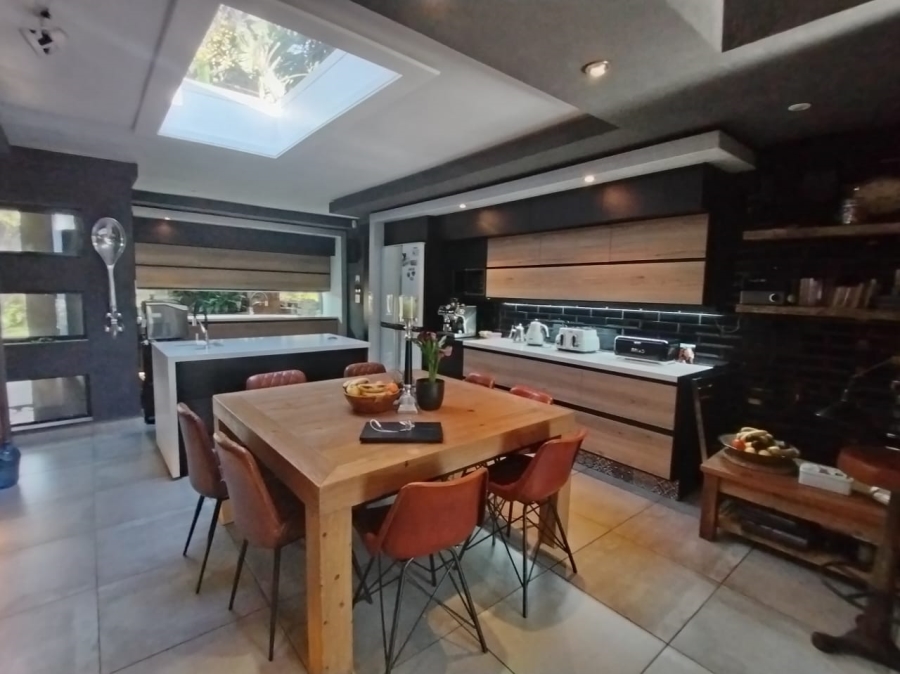 5 Bedroom Property for Sale in Protea Park North West